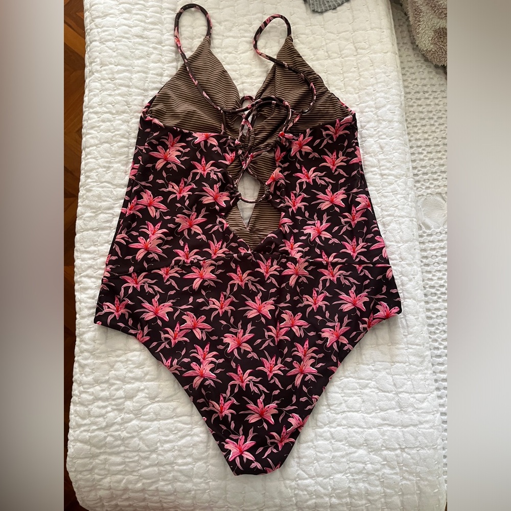 Acacia kokomo one piece in madonna - Picture 3 of 3